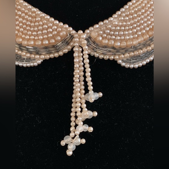 Elegant Pearl Collar Necklace - Picture 2 of 10